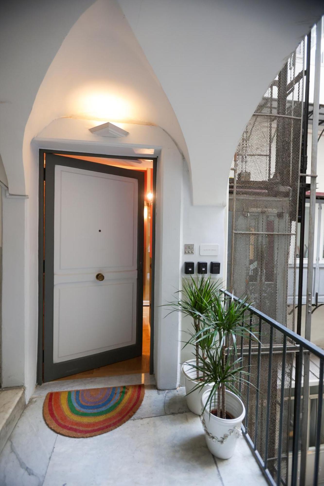 Alma De Chiaja - Design Suites & Apartments Neapel Exterior foto